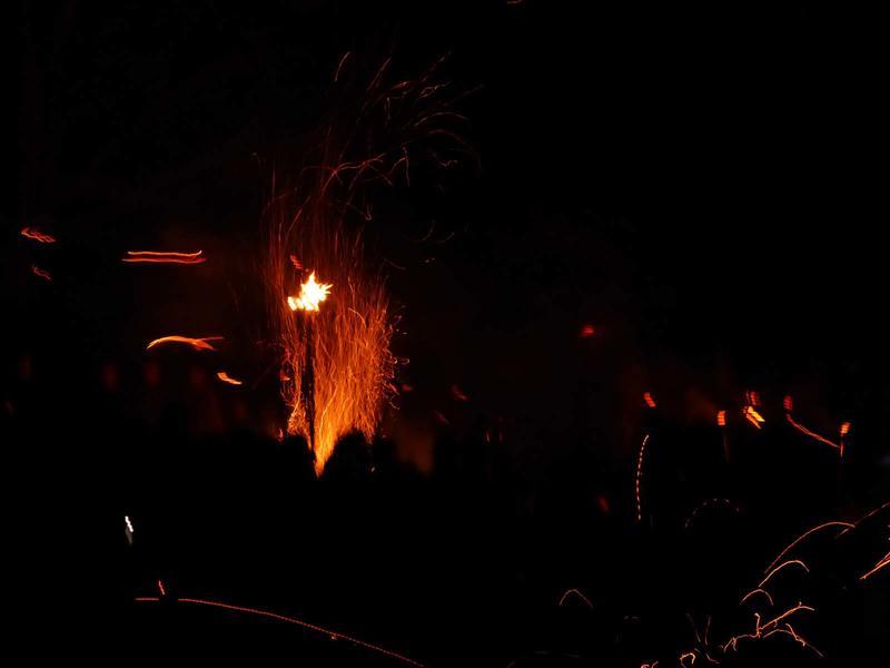 Schieweschlawe : Lancer de disques enflammés