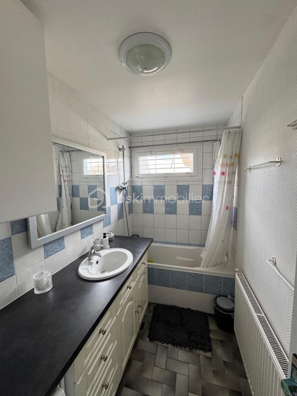 Maison - 93 m² - 5 pièces