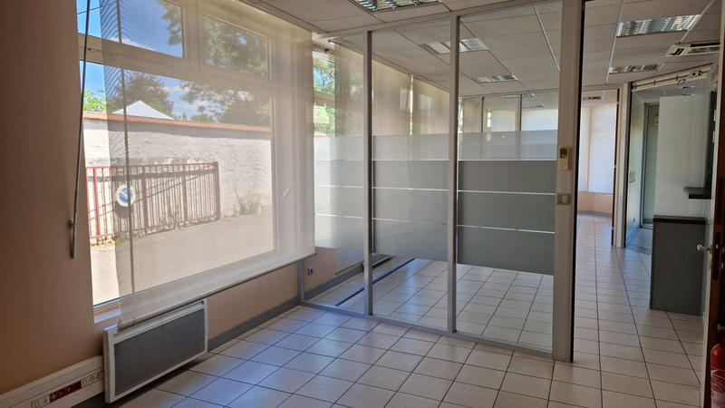 Local d'activité / Entrepôt - 160 m² - 2 pièces