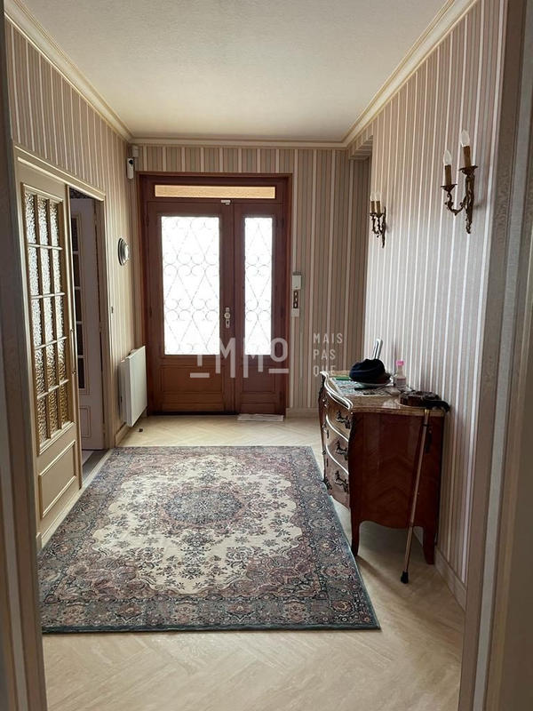 Maison - 231 m² - 10 pièces