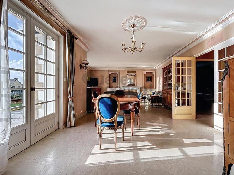 Maison - 141 m² - 8 pièces