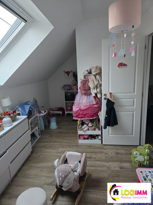 Maison - 90 m² - 9 pièces