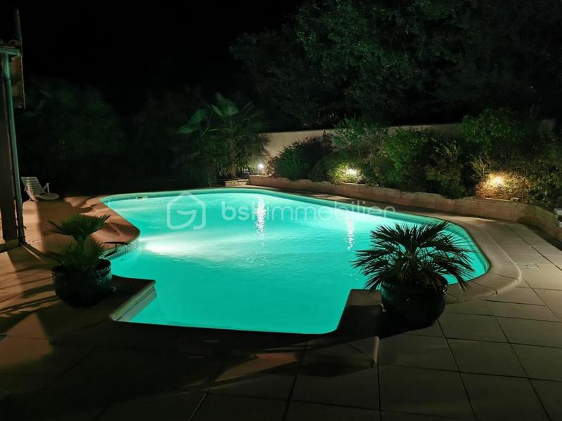 Maison traditionnelle - 163 m² - 6 pièces