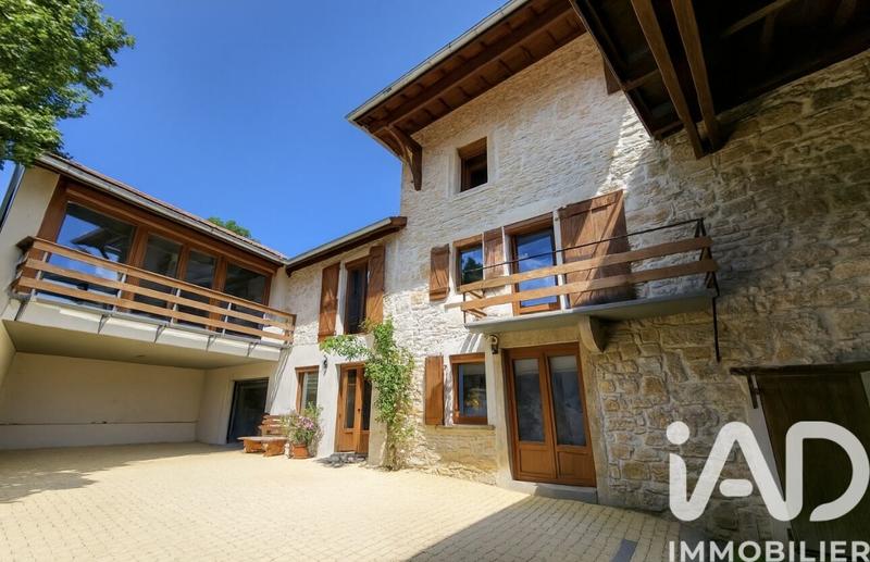 Maison - 333 m² - 10 pièces