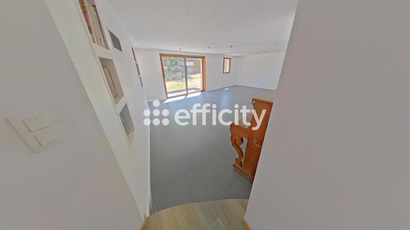 Maison - 237 m² - 7 pièces