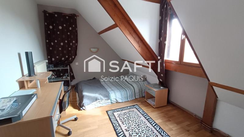 Maison - 240 m² - 8 pièces