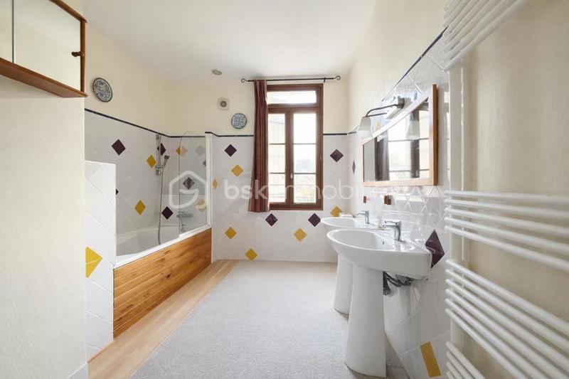 Maison - 193 m² - 5 pièces