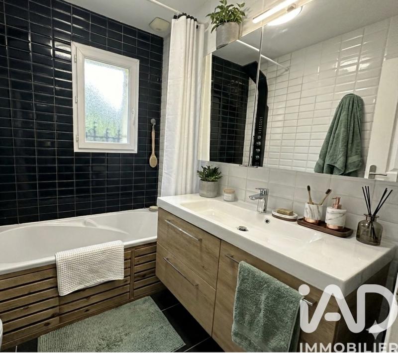 Maison - 105 m² - 7 pièces