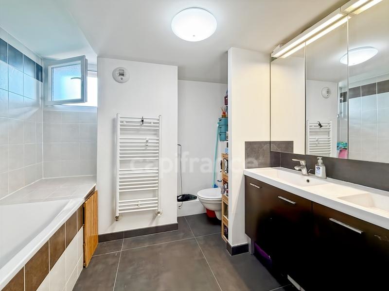 Appartement - 105 m² - 5 pièces