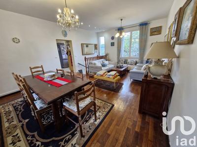 Maison - 184 m² - 9 pièces