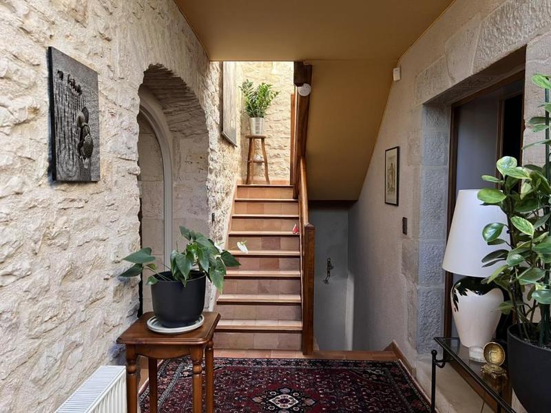 Demeure - 250 m² - 10 pièces