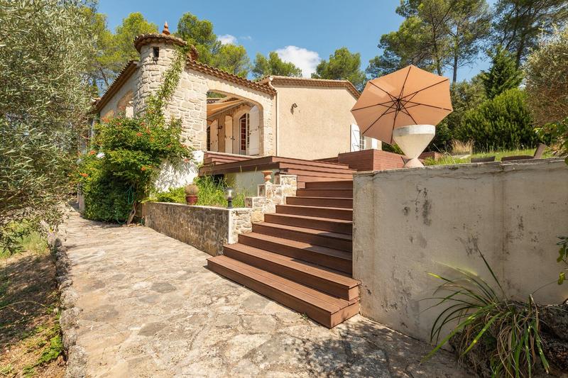 Villa - 215 m² - 7 pièces