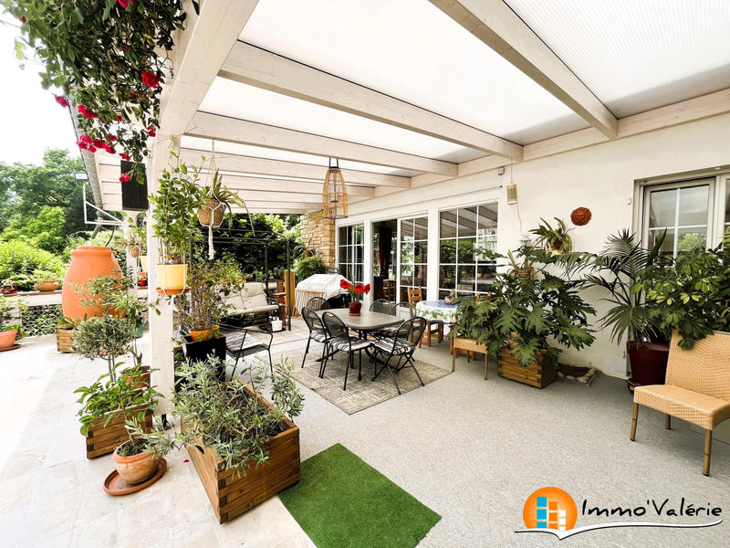 Maison - 761 m² - 16 pièces