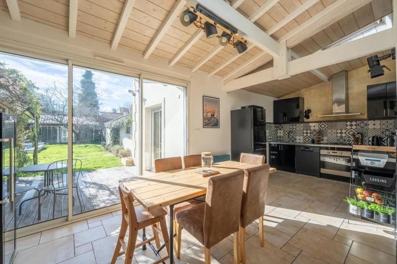 Maison - 202 m² - 5 pièces
