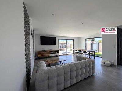 Maison - 97 m² - 4 pièces