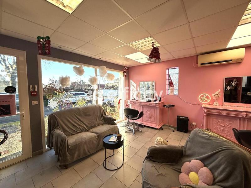 Local commercial - 84 m² - 3 pièces