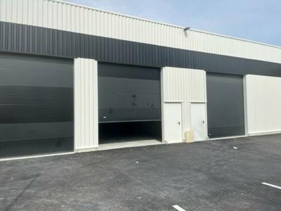 Local d'activité / Entrepôt - 169 m²