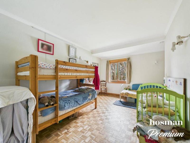 Maison - 235 m² - 6 pièces