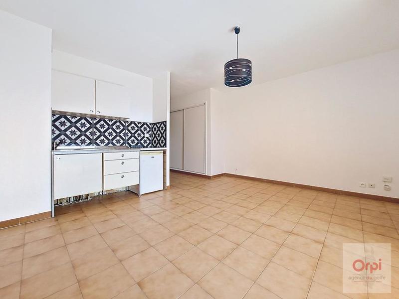 Studio - 28 m² - 1 pièce