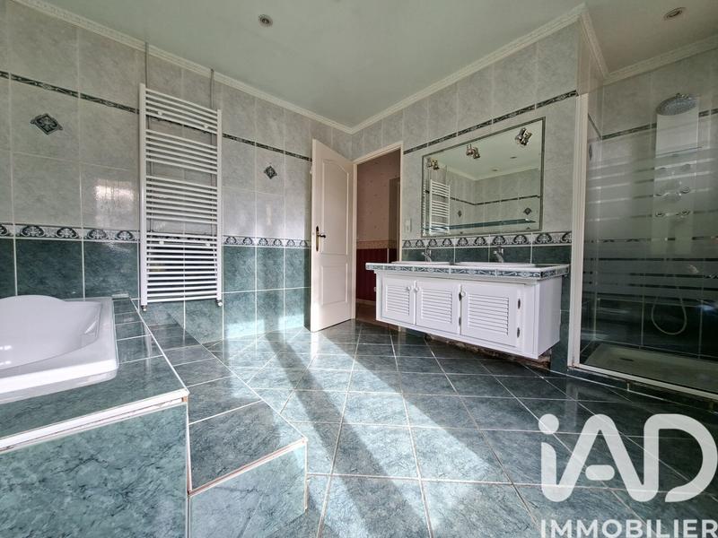 Maison - 180 m² - 5 pièces