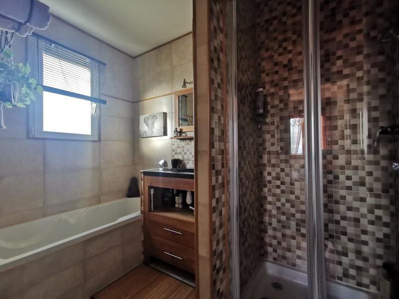 Maison traditionnelle - 185 m² - 7 pièces