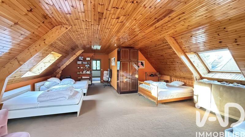 Maison - 220 m² - 5 pièces