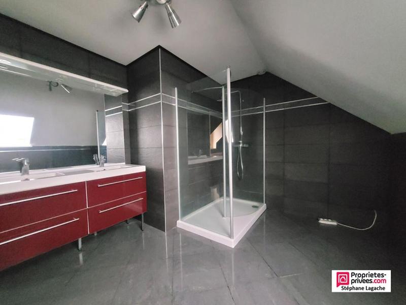 Maison - 255 m² - 8 pièces