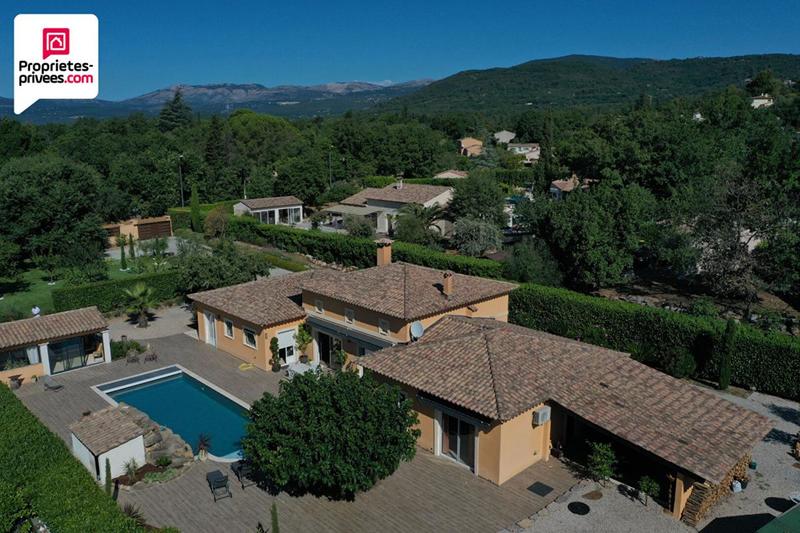 Demeure - 203 m² - 7 pièces