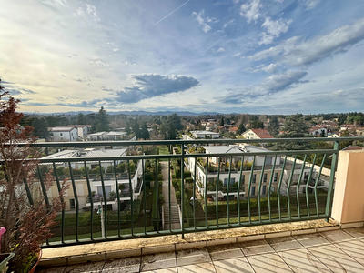 Appartement - 153 m² - 6 pièces