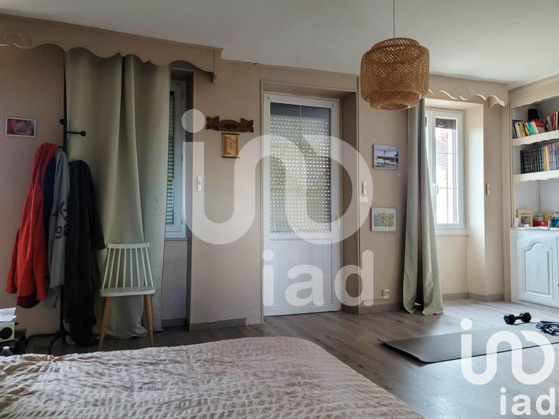 Maison - 212 m² - 8 pièces