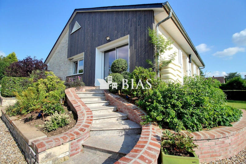 Maison - 214 m² - 7 pièces