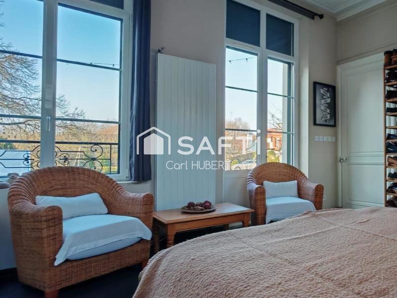 Maison - 303 m² - 16 pièces