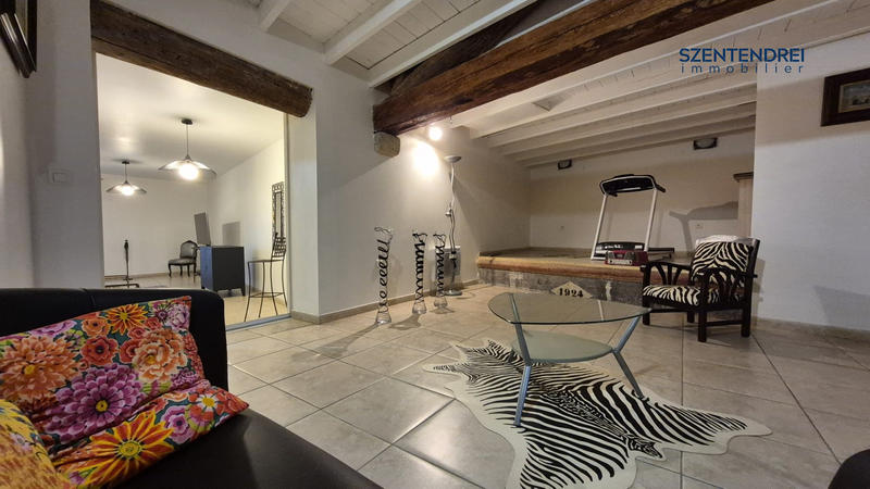 Maison - 207 m² - 6 pièces