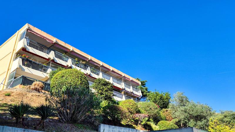 Appartement - 100 m² - 4 pièces