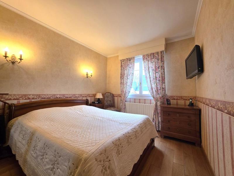 Pavillon - 164 m² - 7 pièces