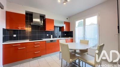 Maison - 95 m² - 4 pièces