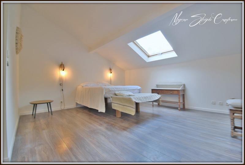 Maison - 218 m² - 8 pièces