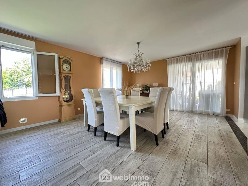 Maison - 204 m² - 9 pièces