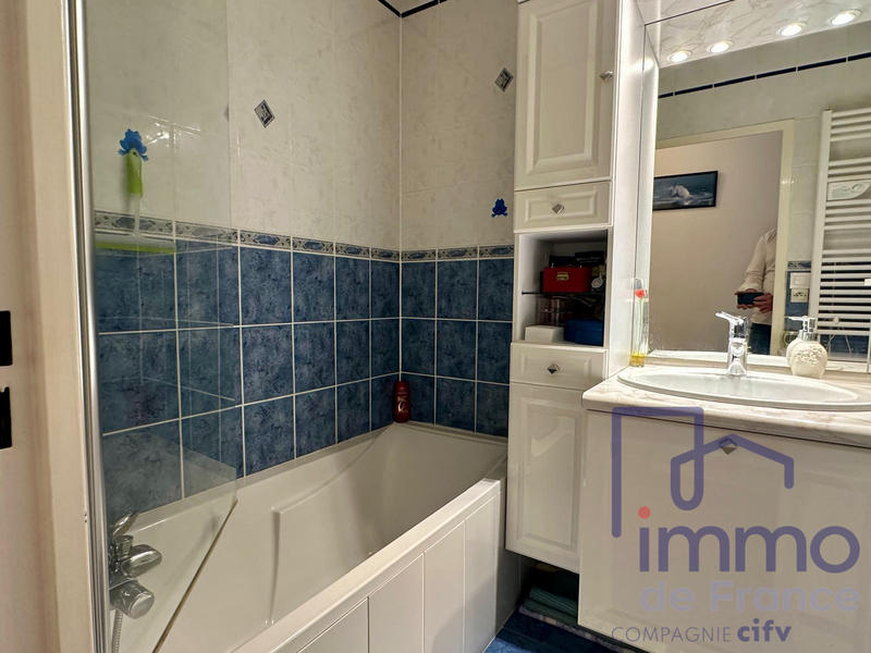 Appartement - 70 m² - 3 pièces