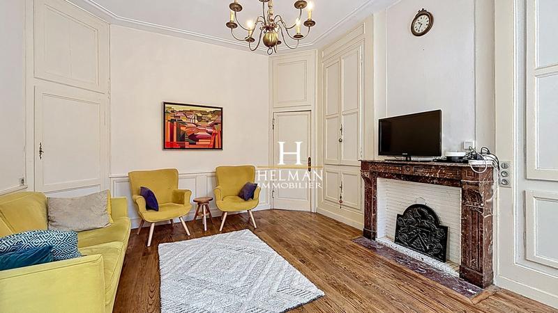 Maison - 296 m² - 8 pièces