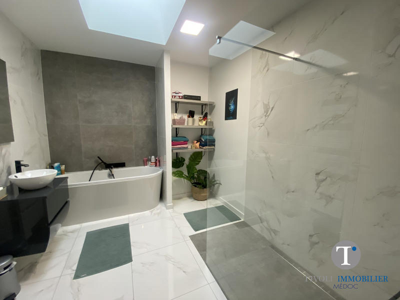 Maison contemporaine - 169 m² - 6 pièces