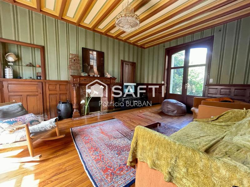 Maison - 184 m² - 8 pièces