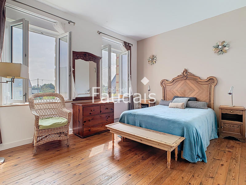 Maison - 415 m² - 16 pièces