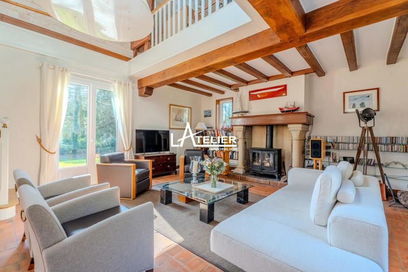 Propriété - 310 m² - 9 pièces