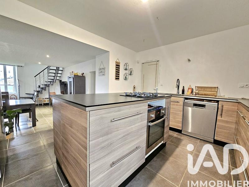 Maison - 98 m² - 6 pièces