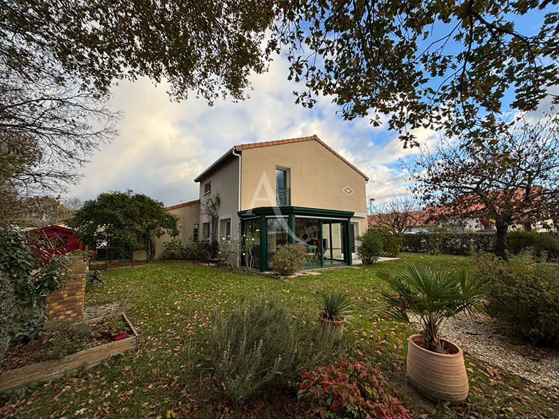 Maison - 121 m² - 5 pièces