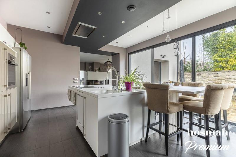 Maison - 290 m² - 6 pièces