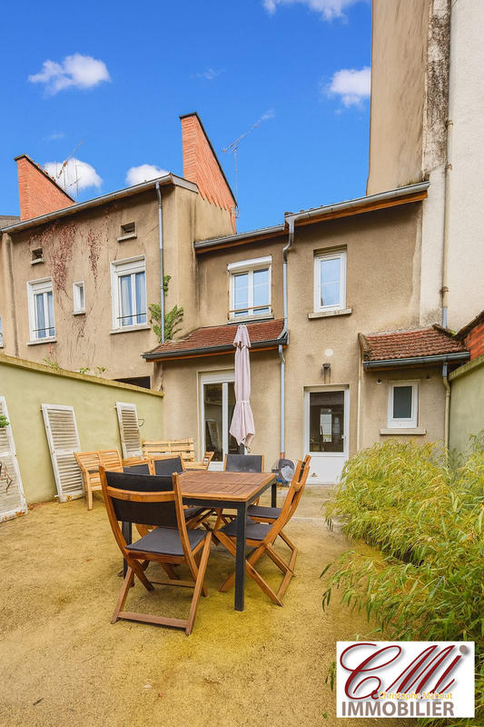 Maison - 96 m² - 5 pièces