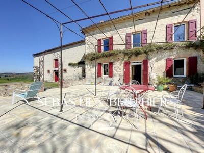 Maison - 180 m² - 6 pièces