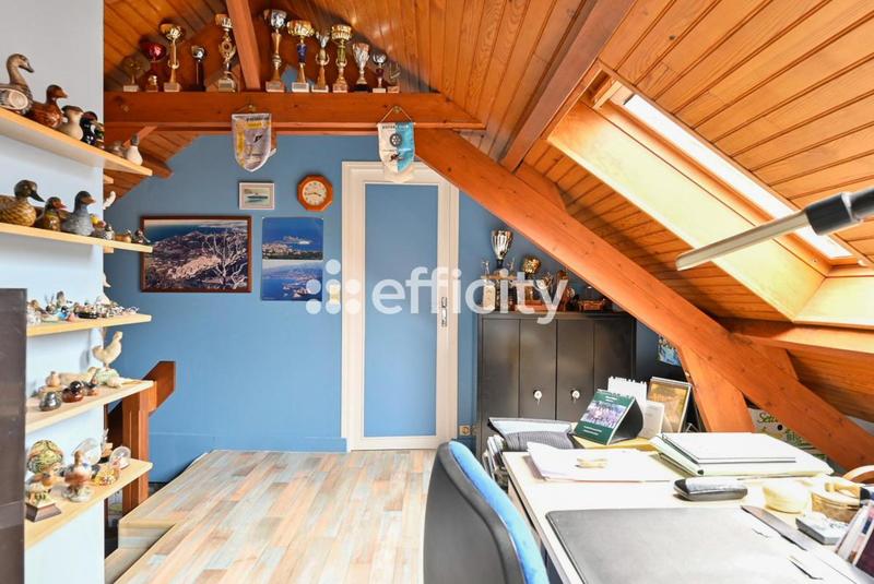 Maison - 189 m² - 8 pièces